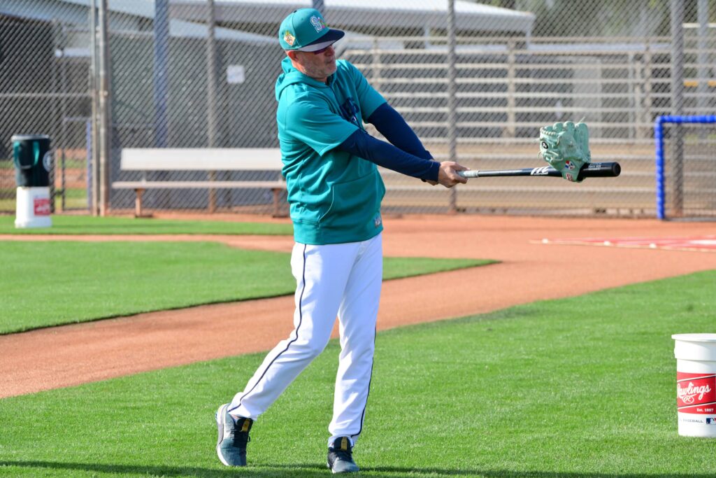 Mariners Dismiss Four Coaches