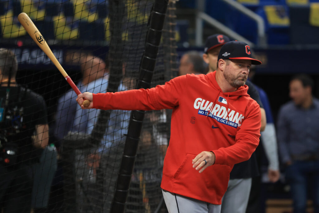 Manager Stephen Vogt Staying With Guardians
