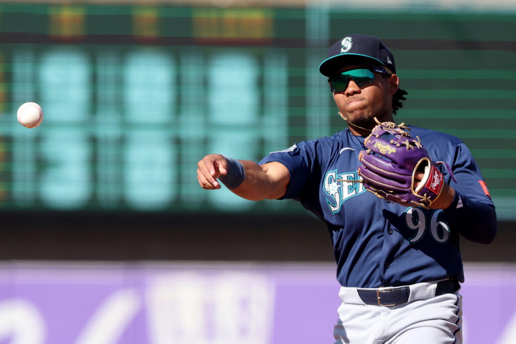 Mariners' Michael Arroyo Undergoes Elbow Surgery