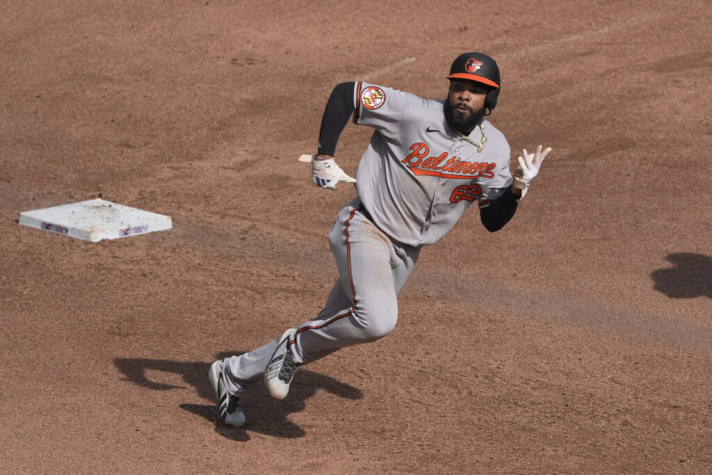 Orioles Re-Sign Rece Hinds