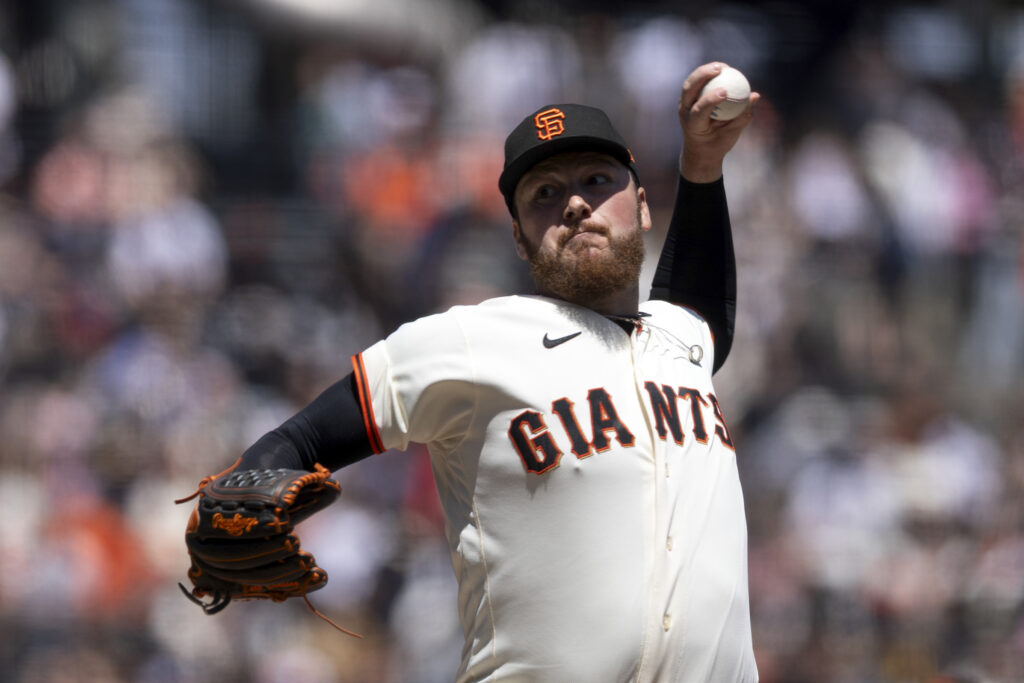 Giants Remove Three Players from 40-Man Roster