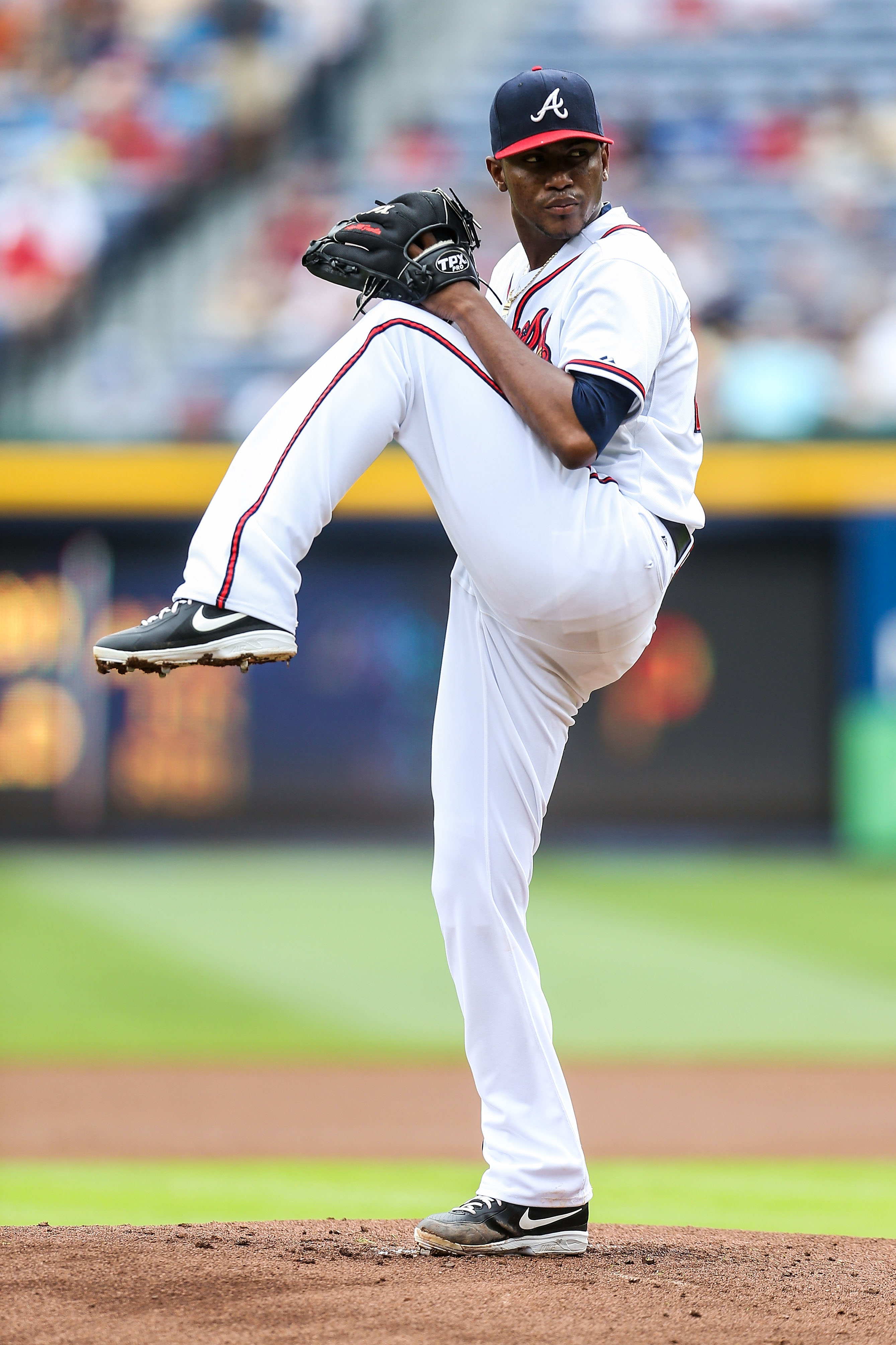 Braves' Julio Teheran loses no-hitter in eighth inning against Pirates 